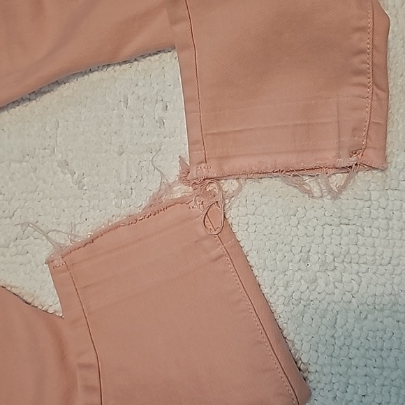 Barbie pink Ana ripped jeans. Beautiful pair of jeans. - Picture 6 of 7